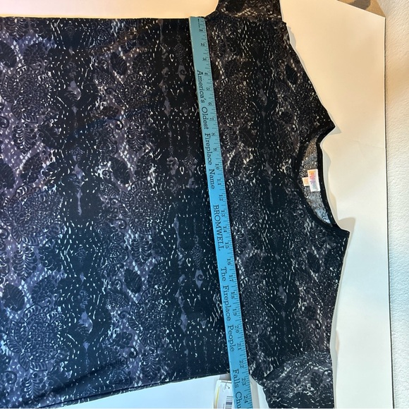 LuLaRoe Black And Gray High Low Irma Shirt Size XXS - Picture 7 of 8